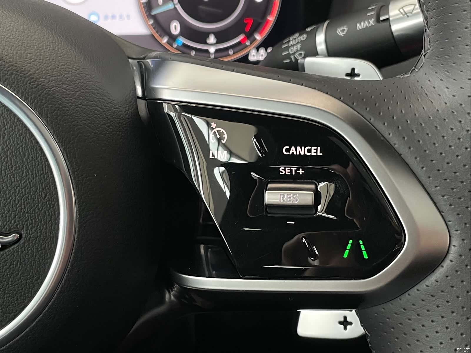 Land Rover XEL, 2022 25