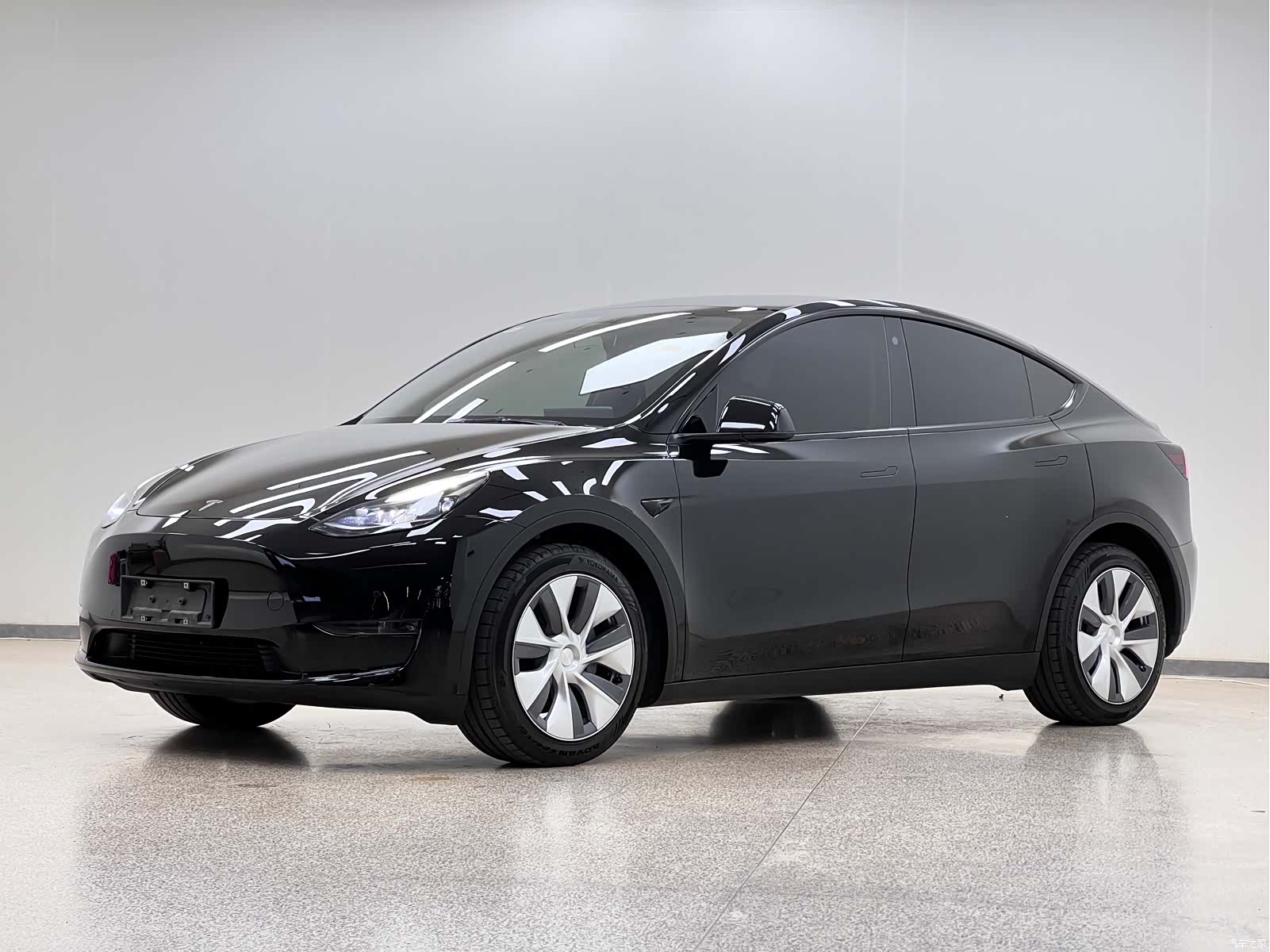 Tesla Model Y, 2023 1