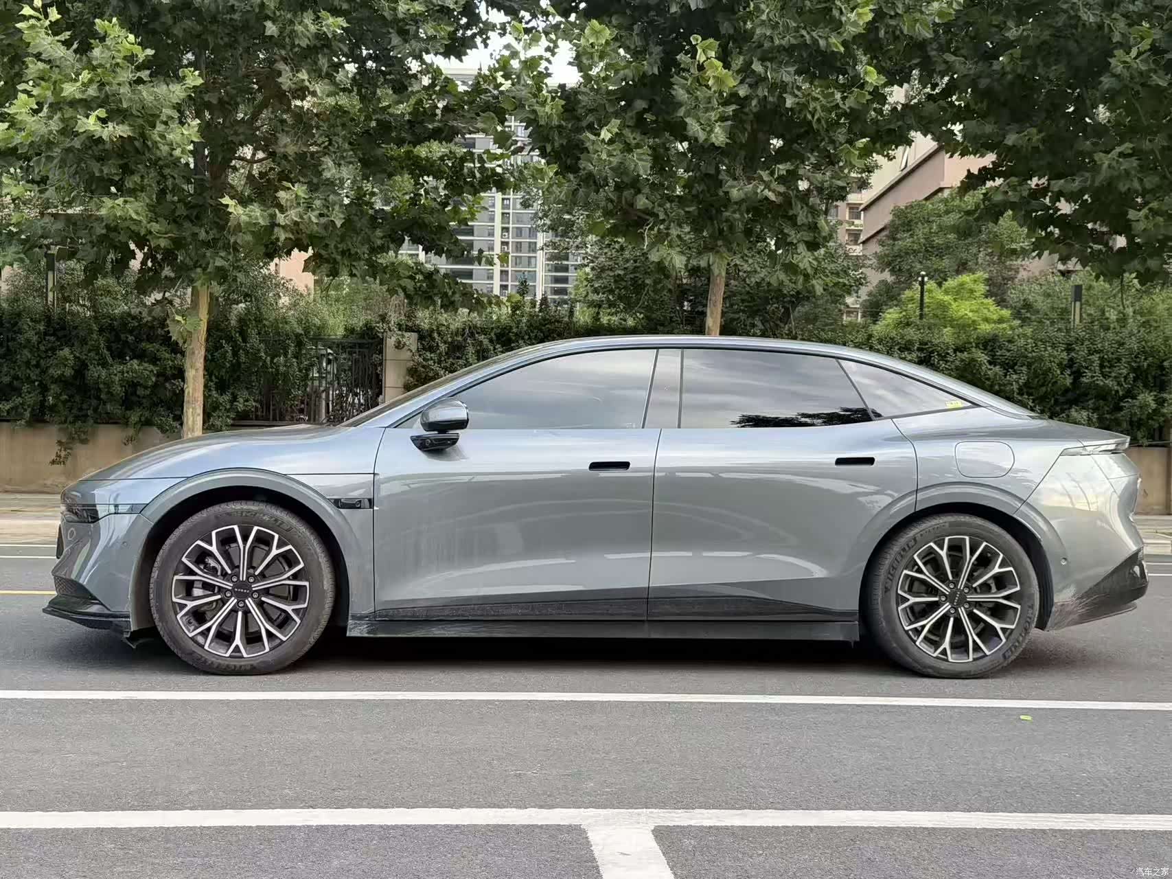 Zeekr 007, 2024 9