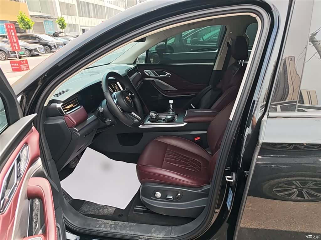 Hongqi HS7, 2025 15
