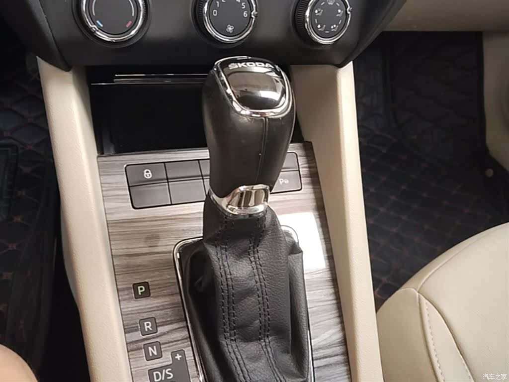 Skoda Octavia, 2015 14