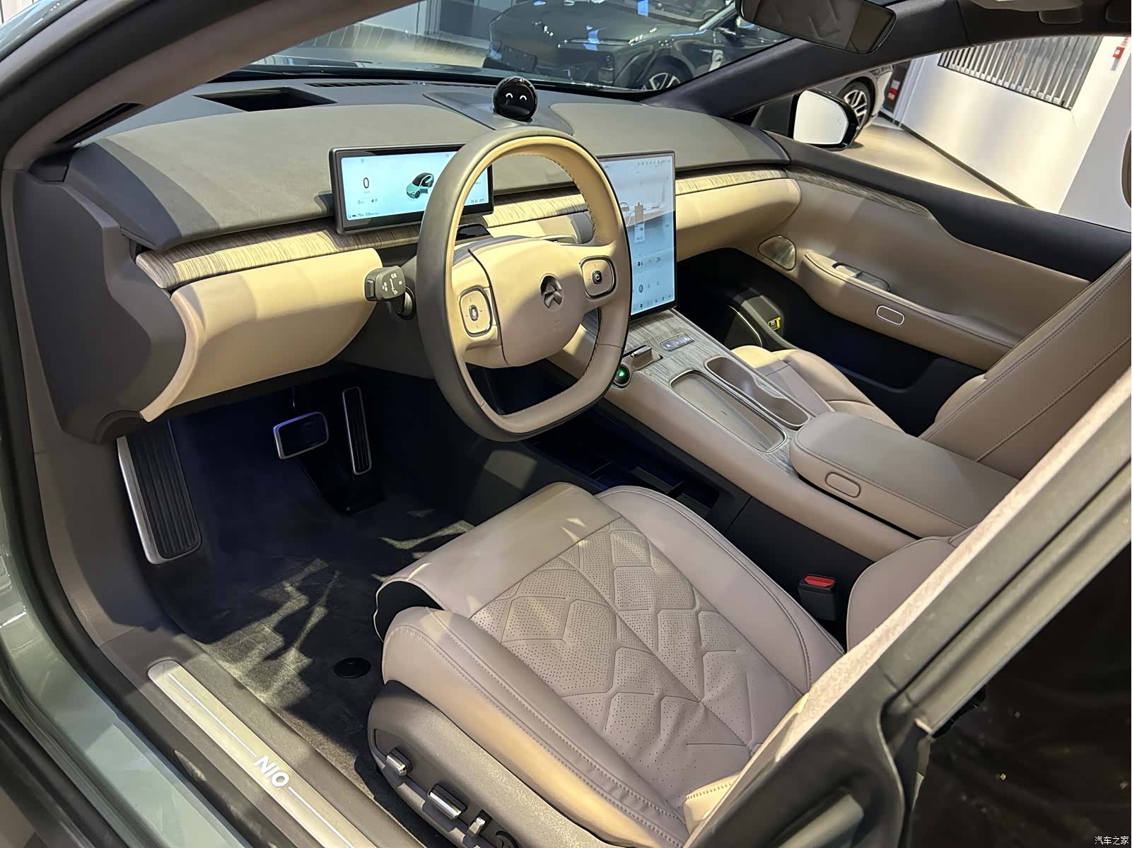 NIO ET7, 2022 все фото