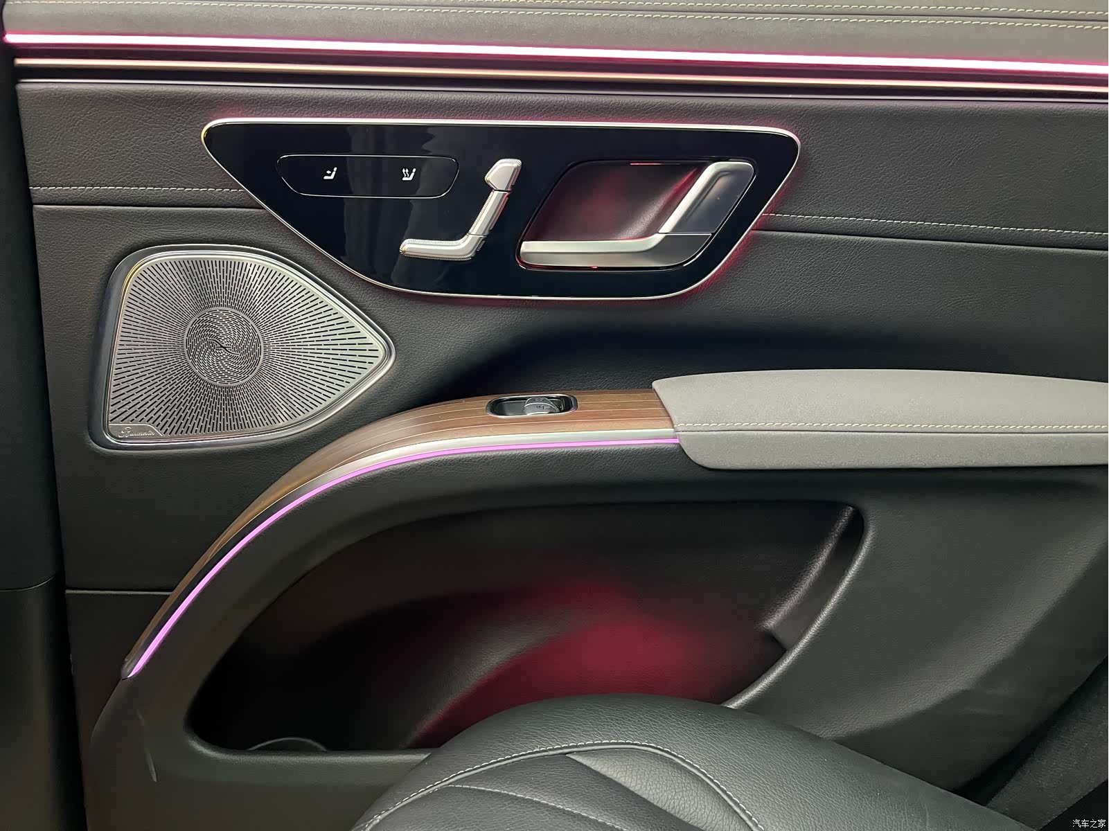 Mercedes-Benz EQS, 2025 37