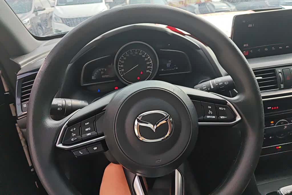 Mazda CX-4, 2021 15