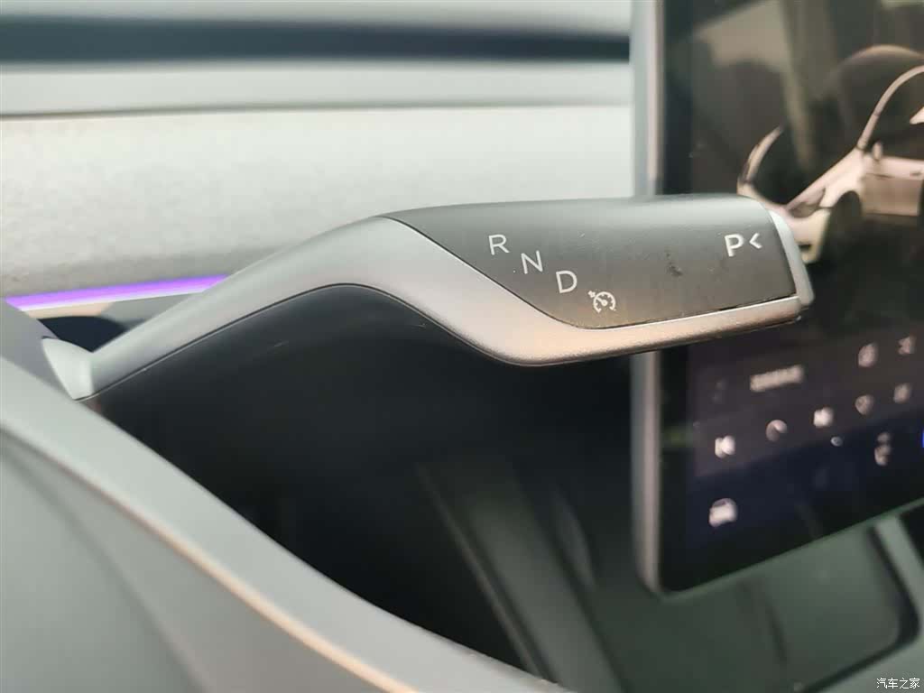 Tesla Model Y, 2024 13