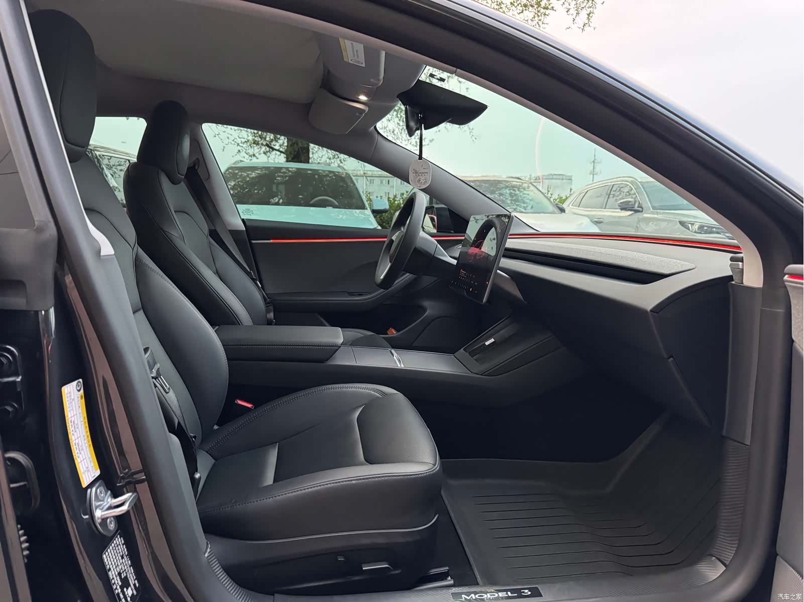 Tesla Model 3, 2024 18