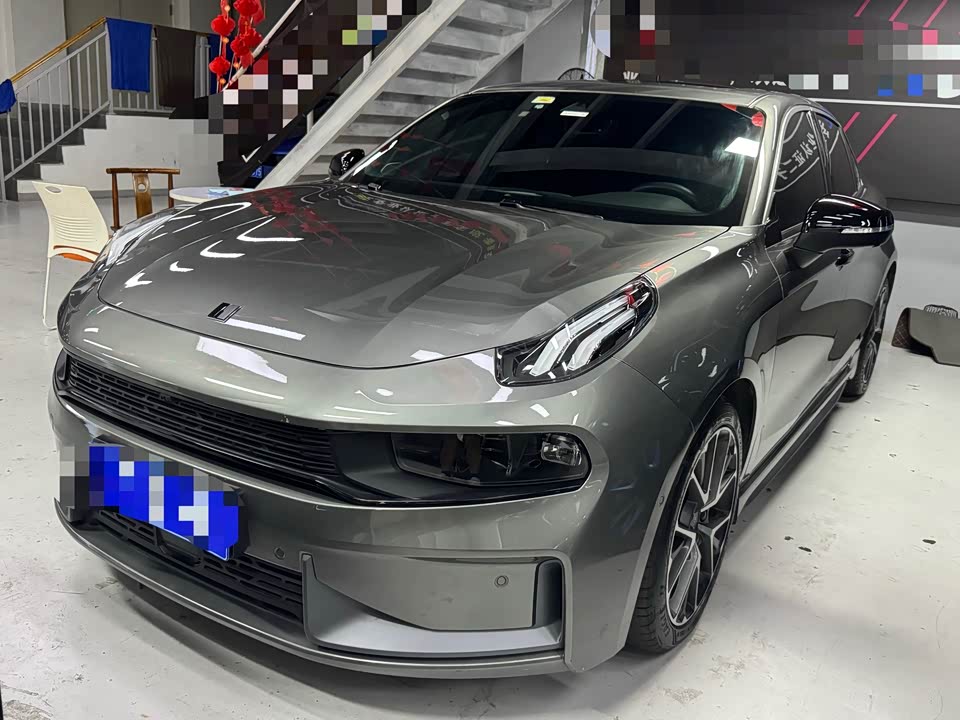 Lynk & Co 03 Lynk & Co 03