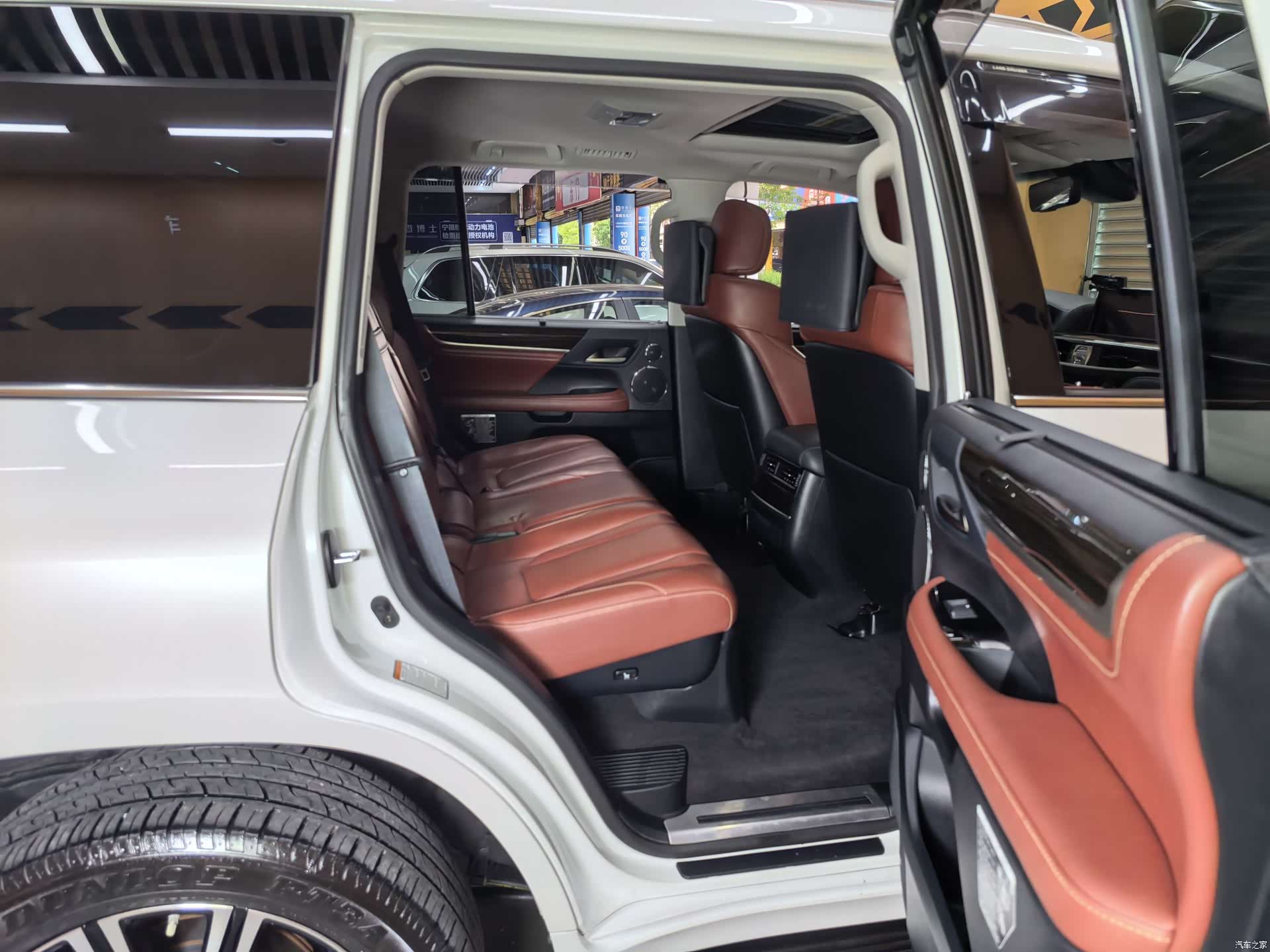 Lexus LX, 2020 14