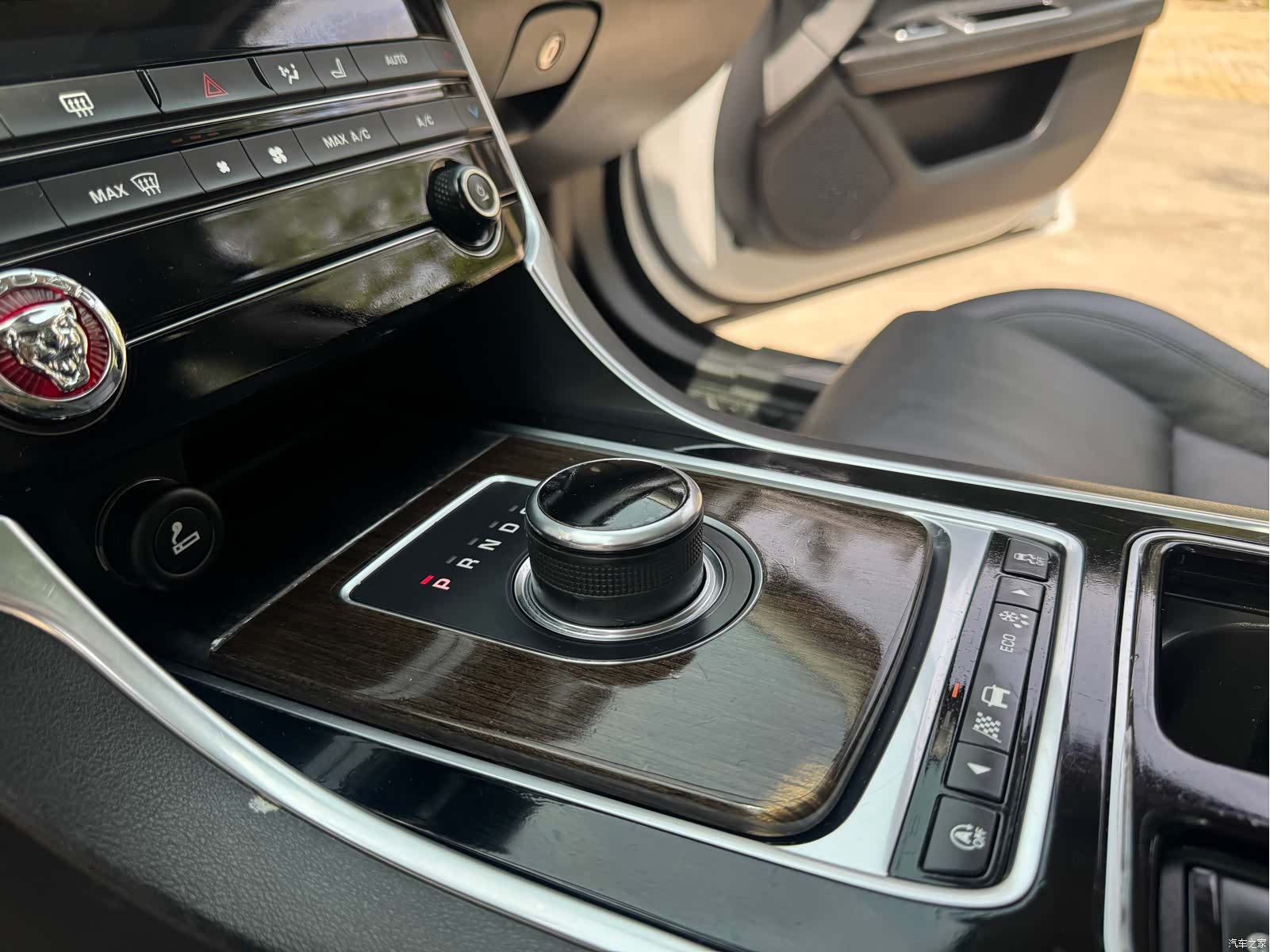 Land Rover XFL, 2017 8