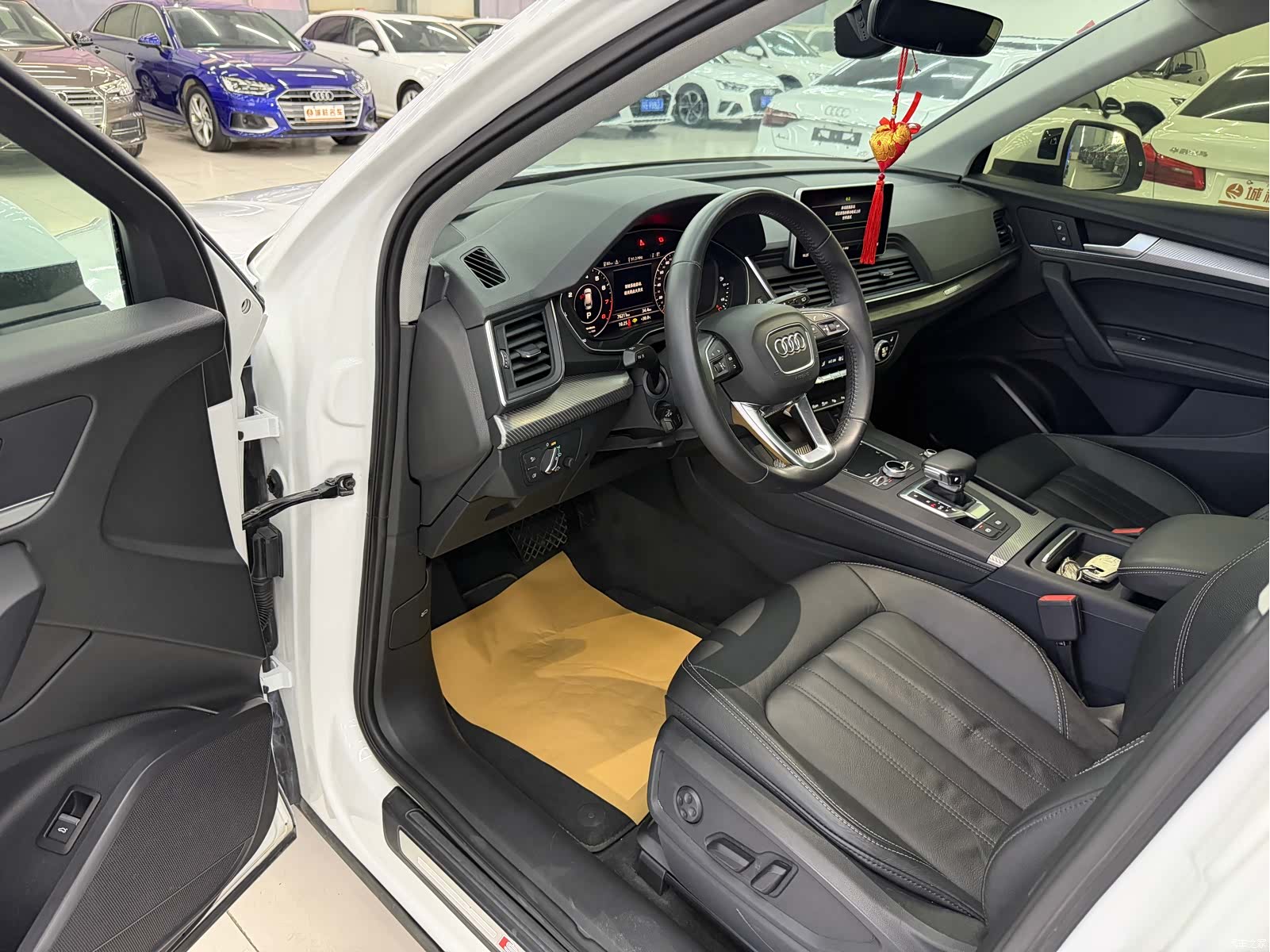 Audi Q5L, 2020 4