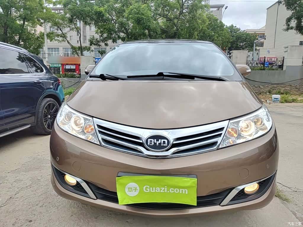 BYD M6, 2014 3