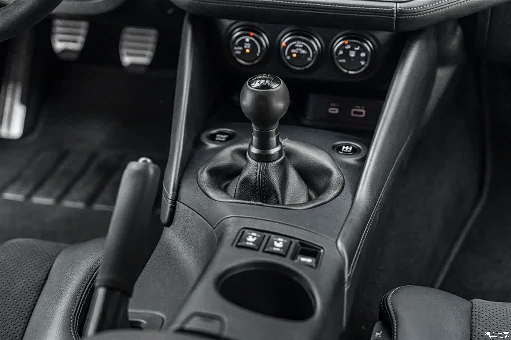Nissan 400Z, 2023 30