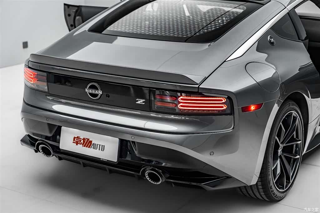Nissan 400Z, 2023 37