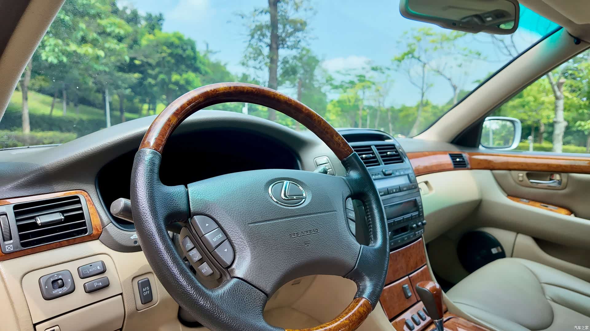 Lexus LS, 2005 32