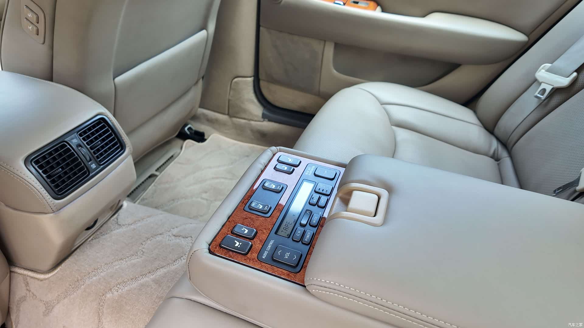 Lexus LS, 2005 36