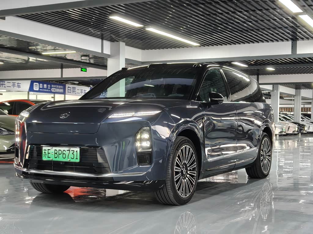 NIO ES8