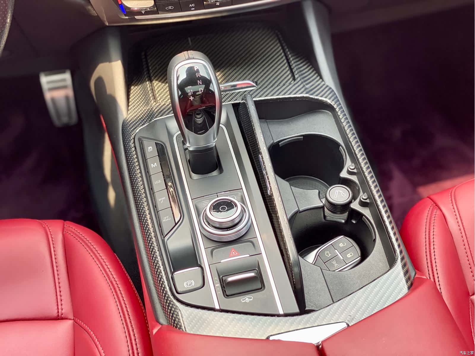 Maserati Levante, 2017 18