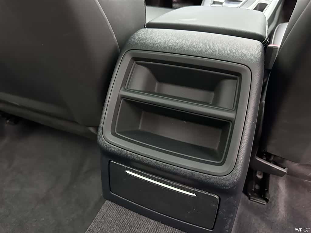 Audi A4L, 2024 25