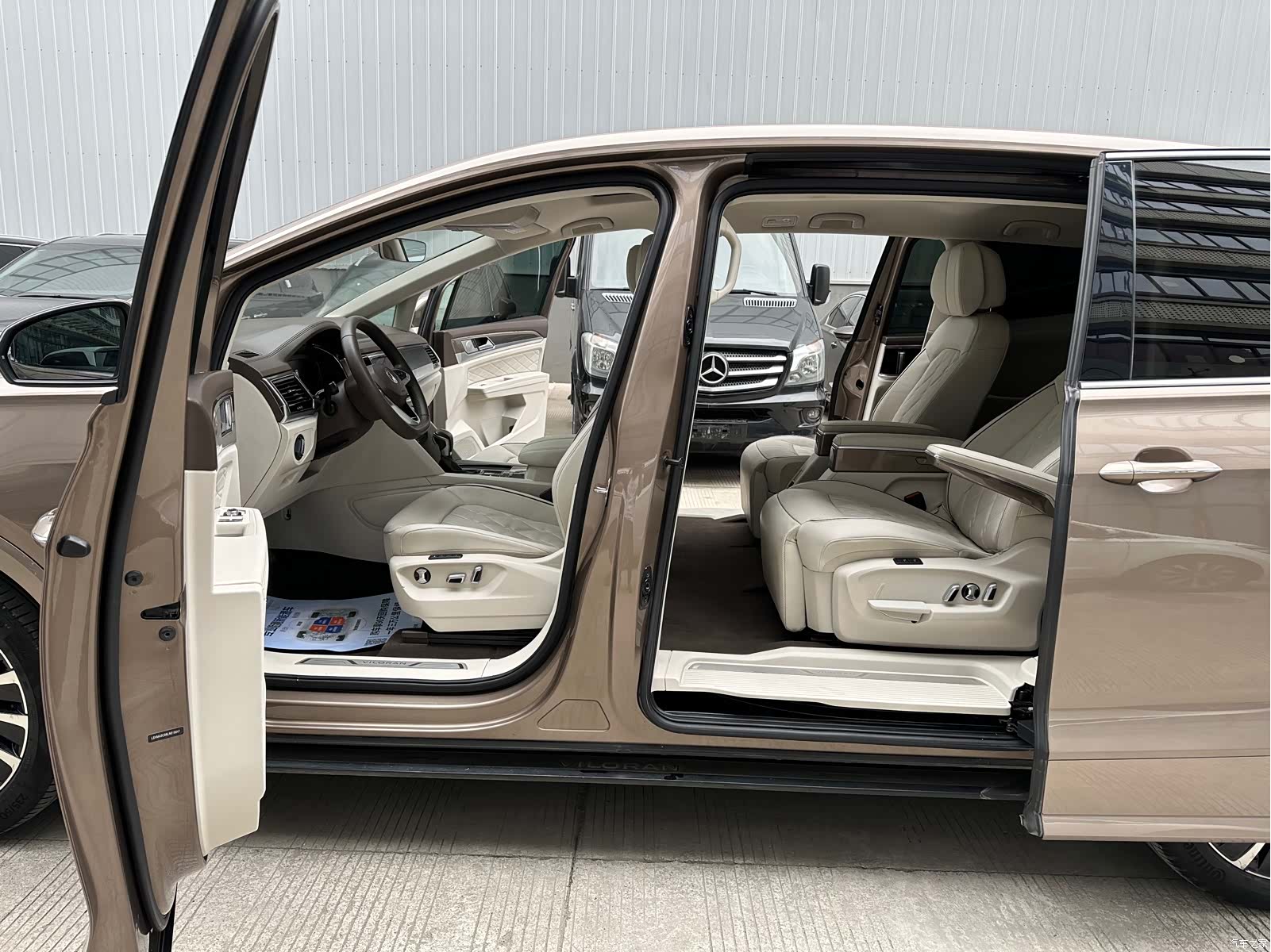 Volkswagen Viloran, 2020 12