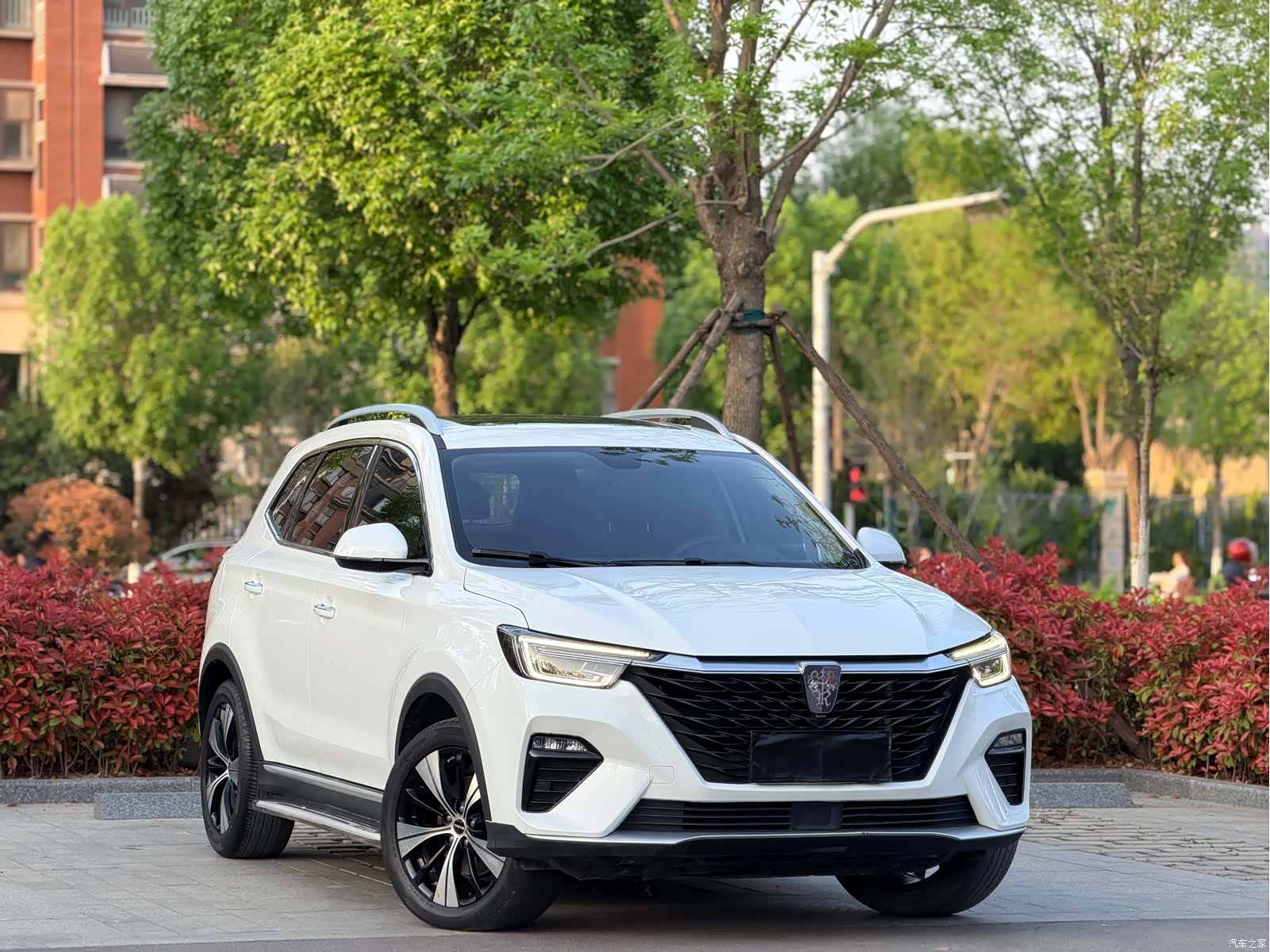 Roewe RX5, 2020 3
