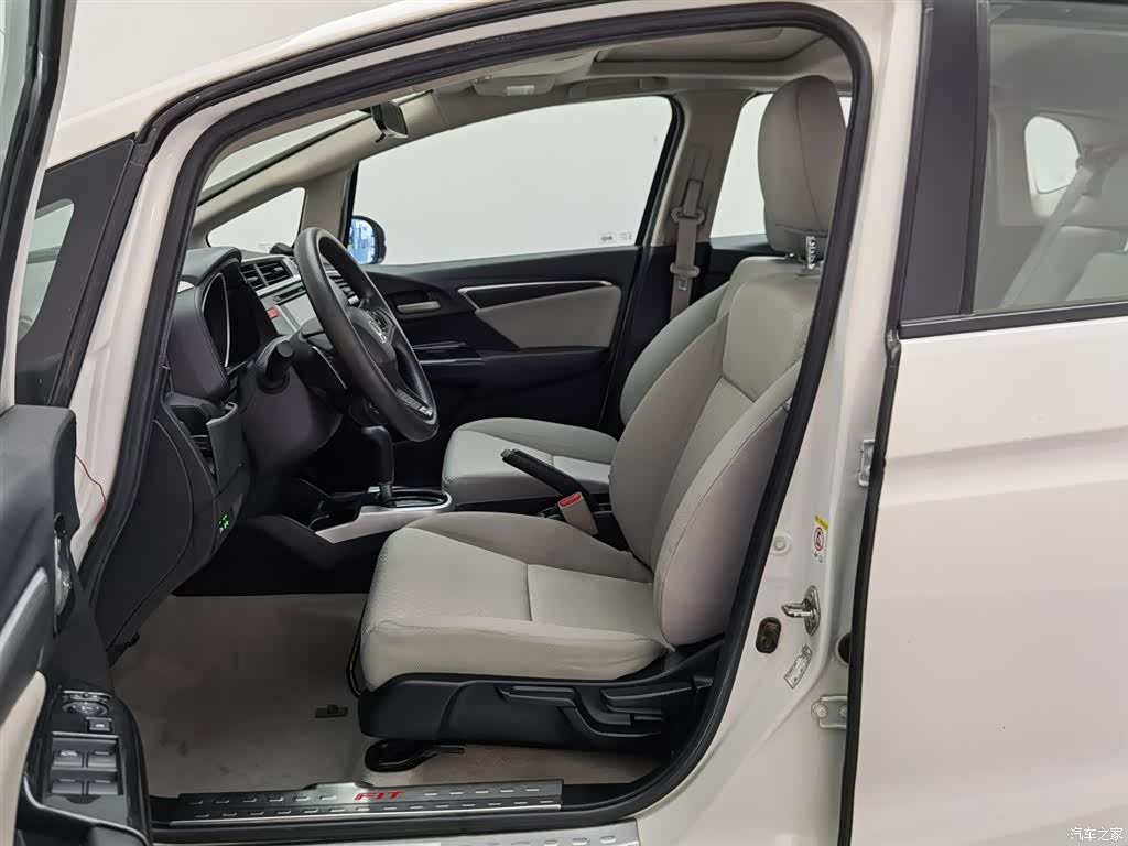 Honda Fit, 2016 10