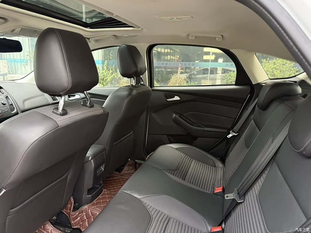 Ford Focus, 2016 12
