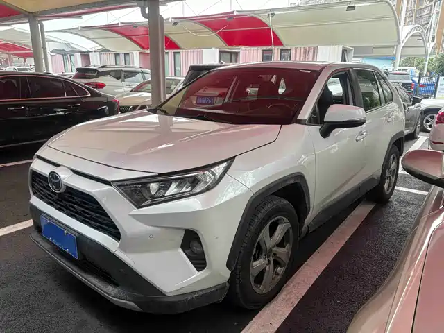 Toyota RAV4 2023 — купить из Китая под заказ