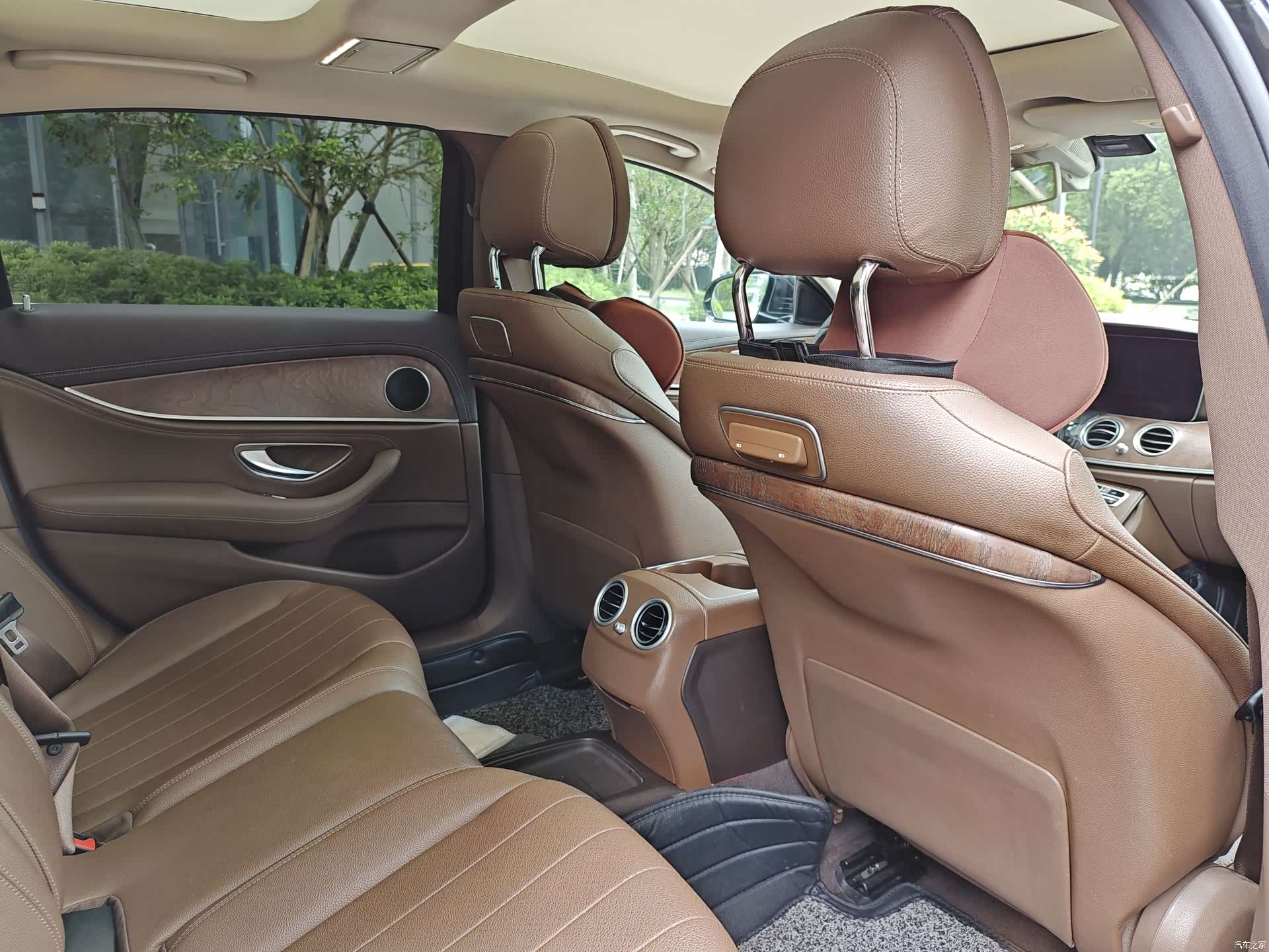 Mercedes-Benz E-Class, 2019 16