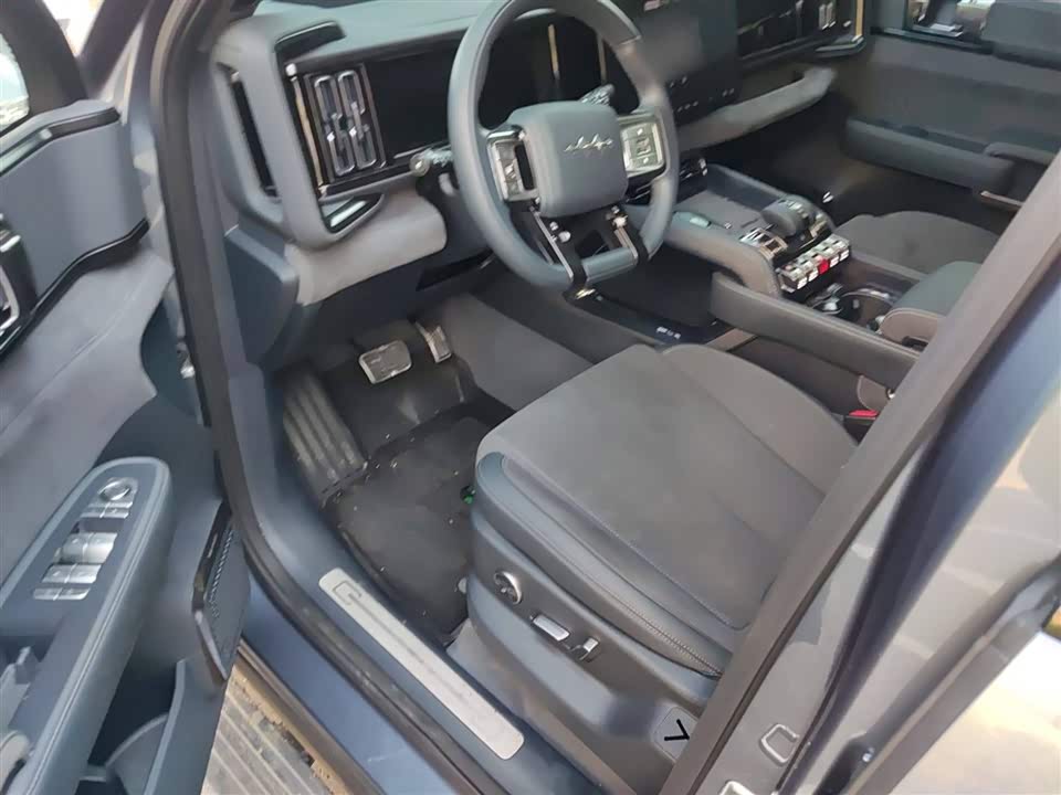 BYD Leopard 5 BYD Leopard 5