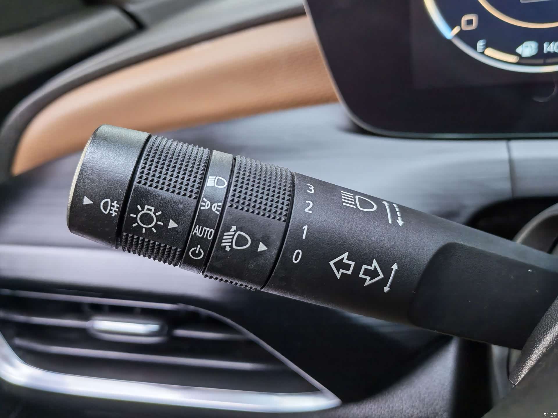 Buick Verano, 2022 16