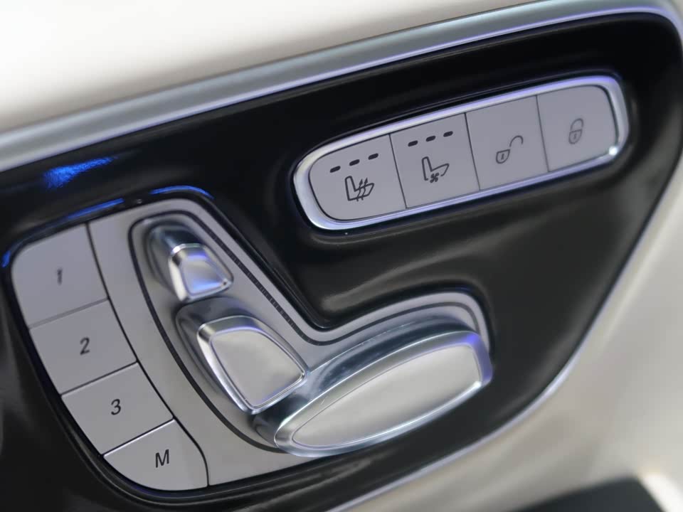 Mercedes-Benz V-class