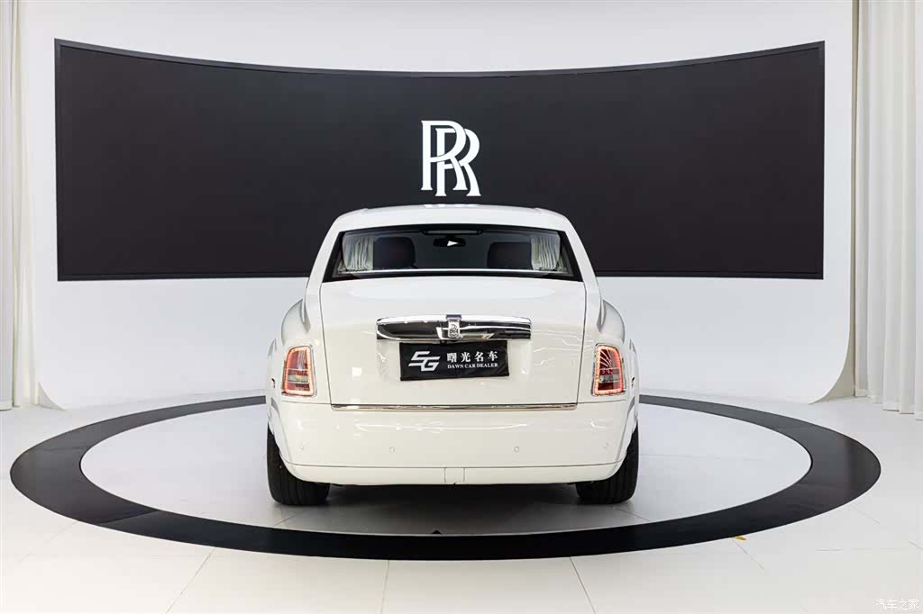 Rolls-Royce Phantom, 2016 все фото