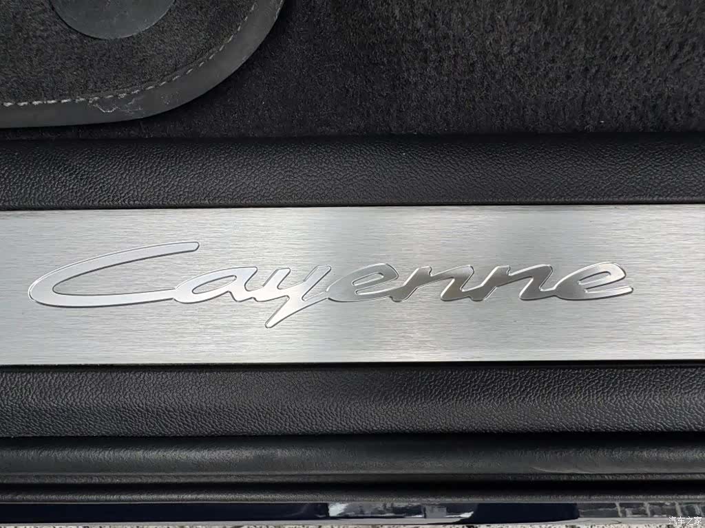 Porsche Cayenne, 2025 12