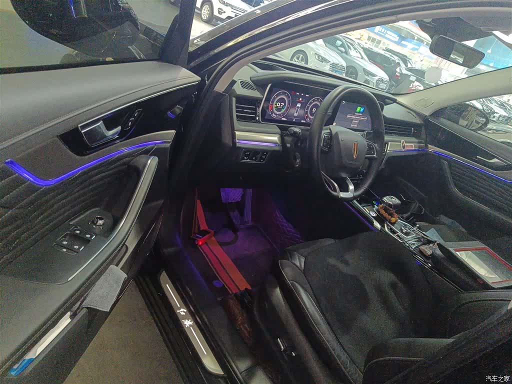Hongqi HS5, 2023 12