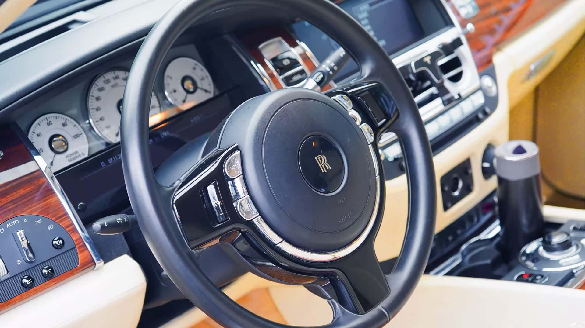 Rolls-Royce Ghost, 2010 17