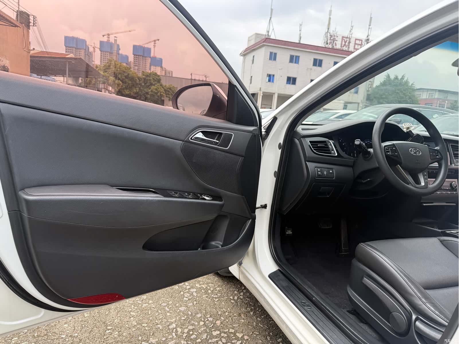 Hyundai GLS, 2015 4