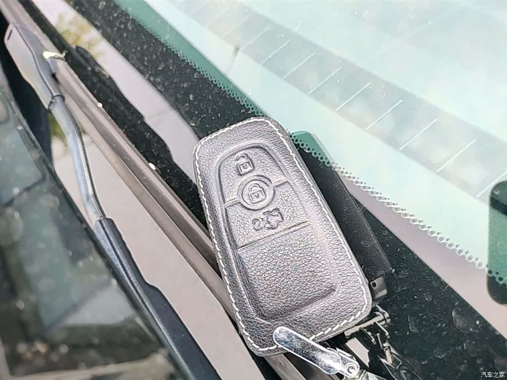 Ford Explorer, 2022 9