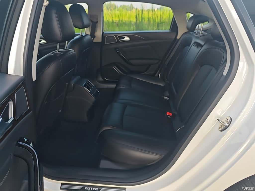 Zotye Z700, 2017 17