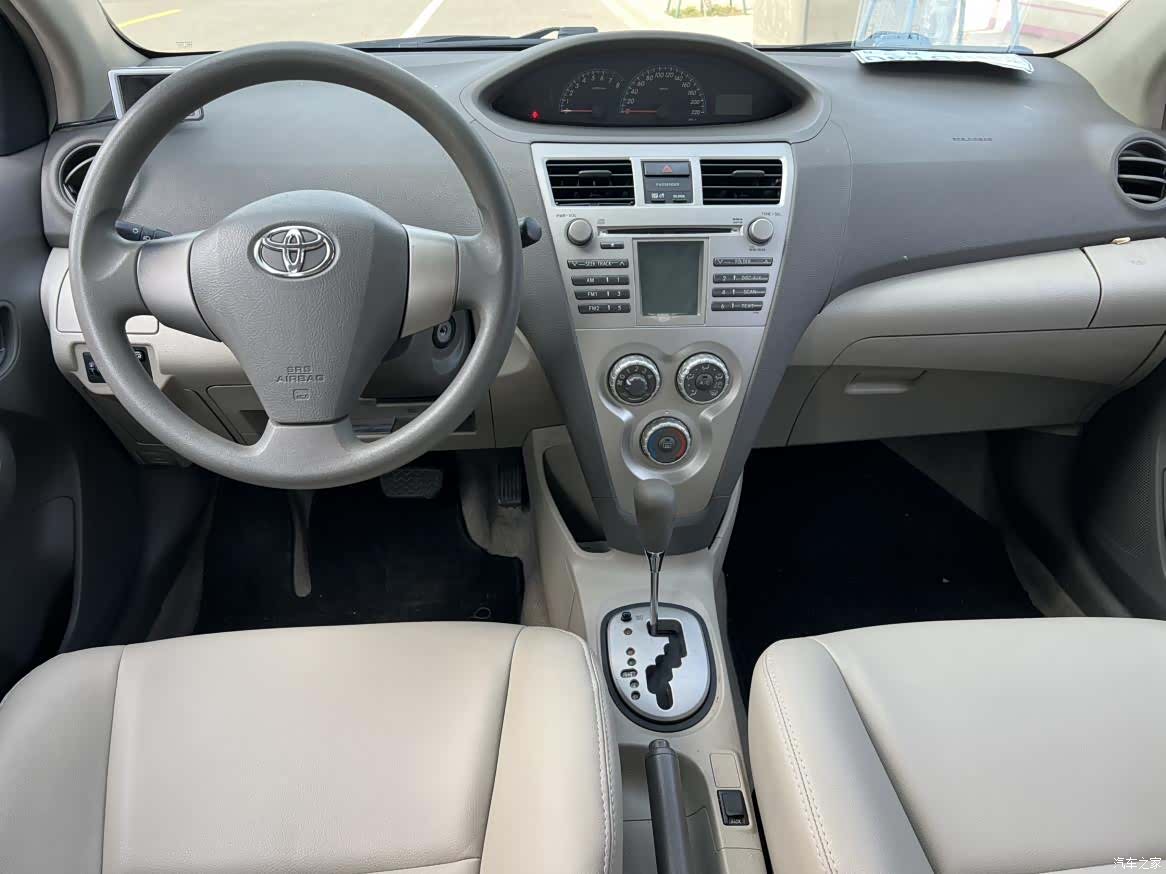 Toyota GL-i, 2011 4