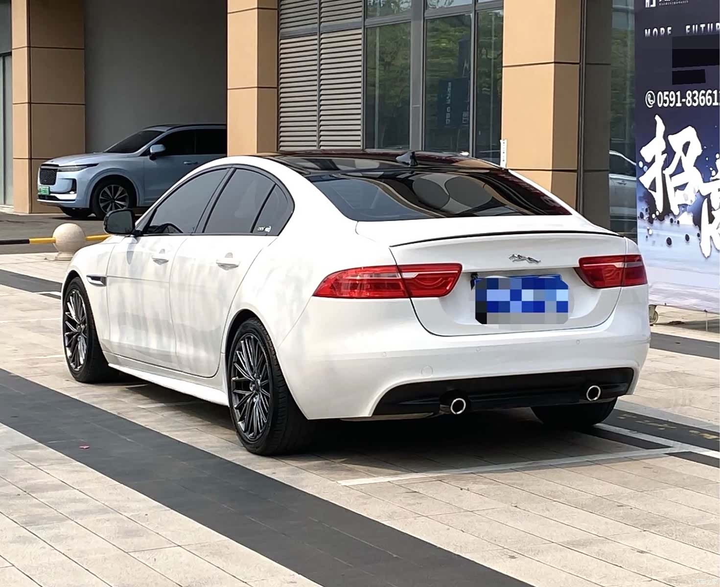 Jaguar XE, 2019 7
