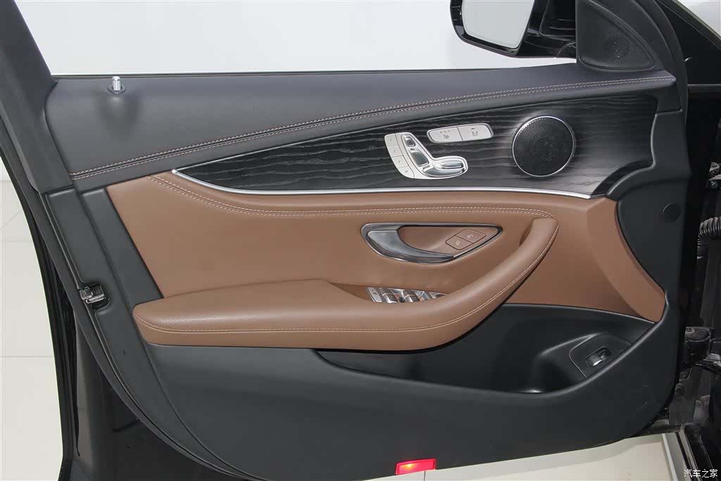 Mercedes-Benz E-Class, 2023 17
