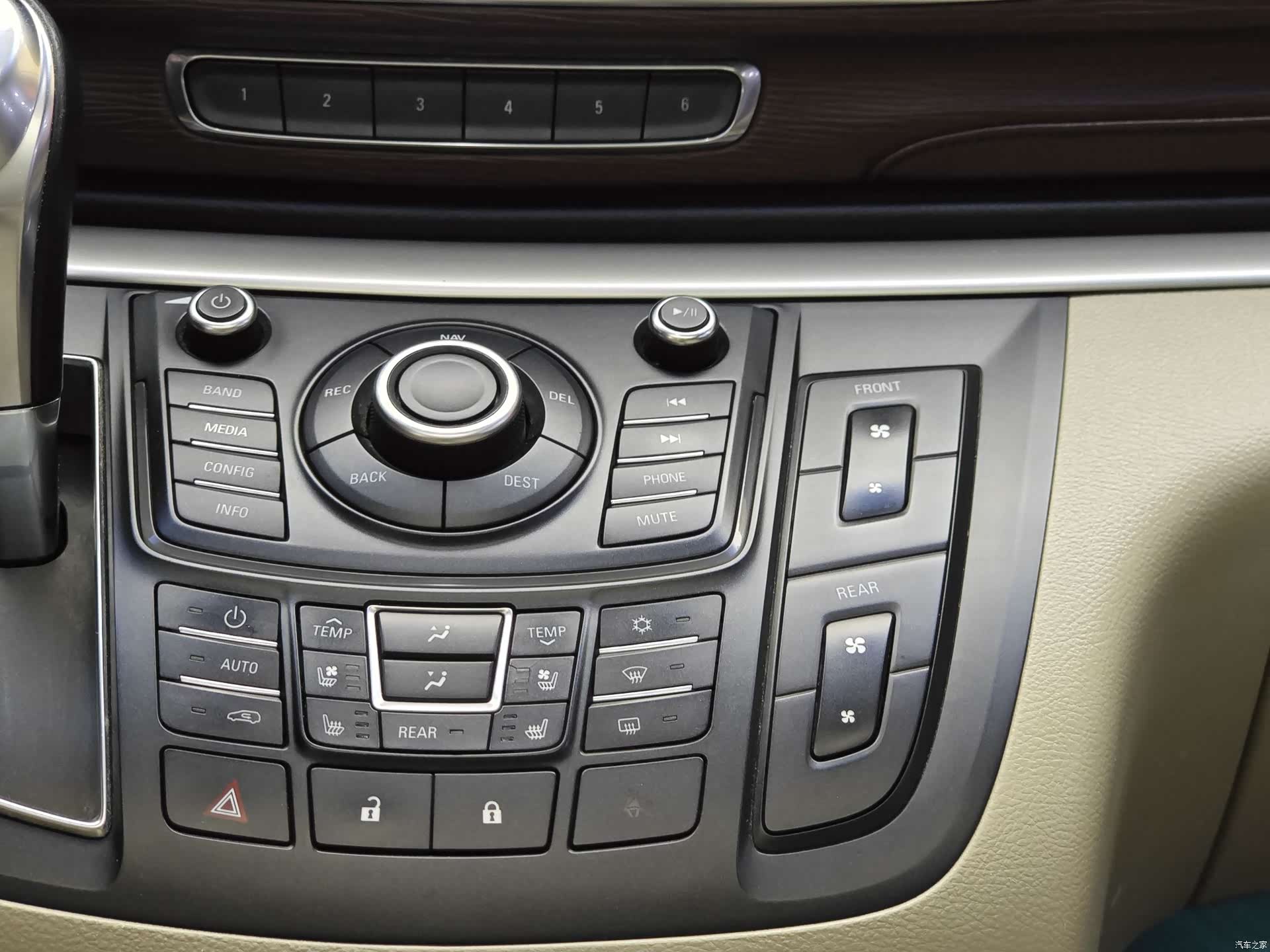 Buick GL8, 2015 18