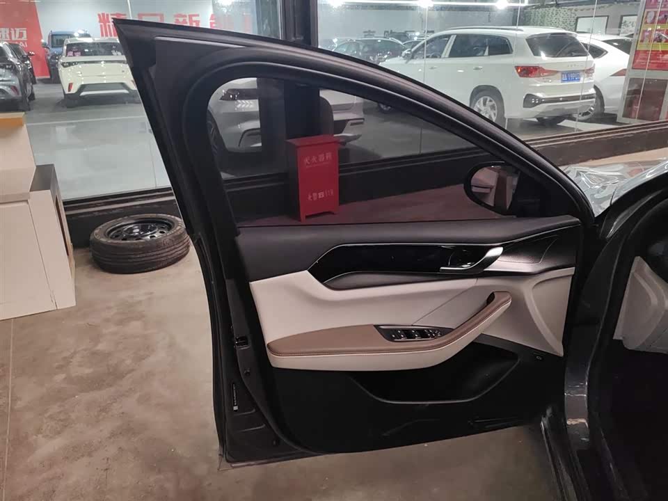 BYD Qin Yuan BYD Qin Yuan