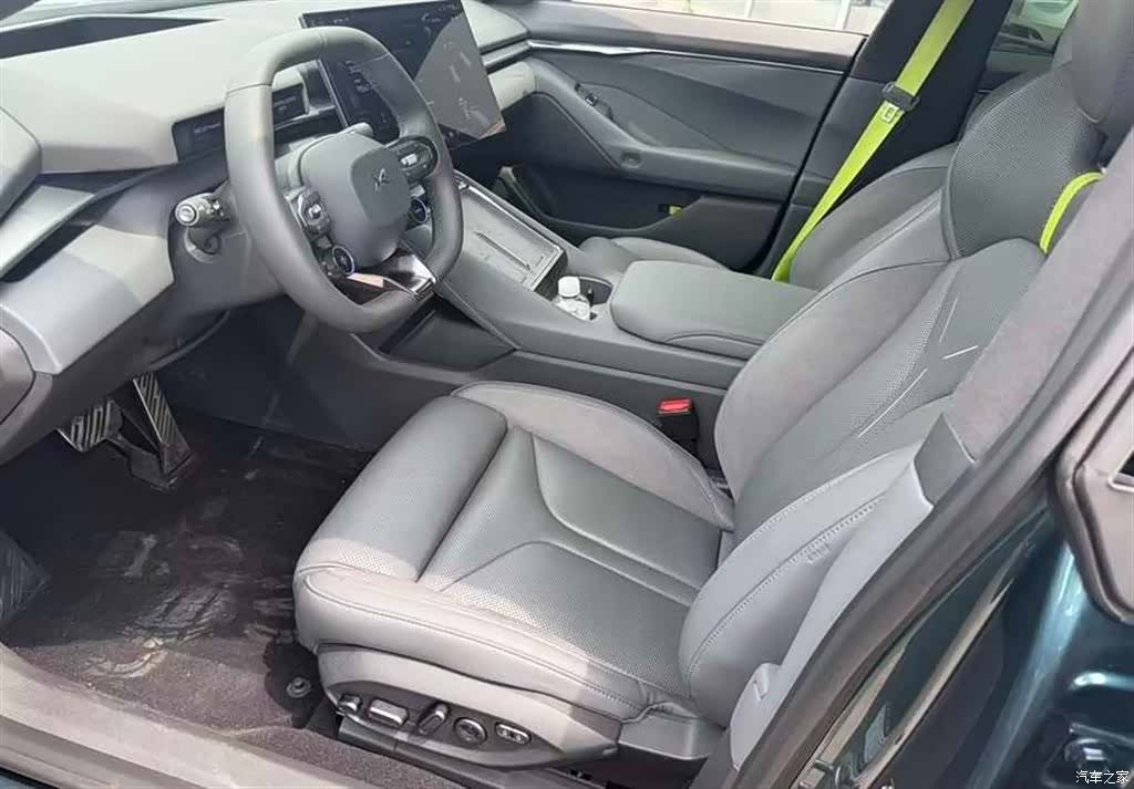 Xpeng P7, 2025 все фото