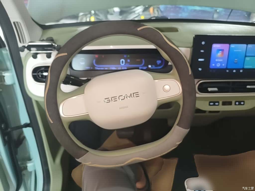 Geely Panda, 2025 11