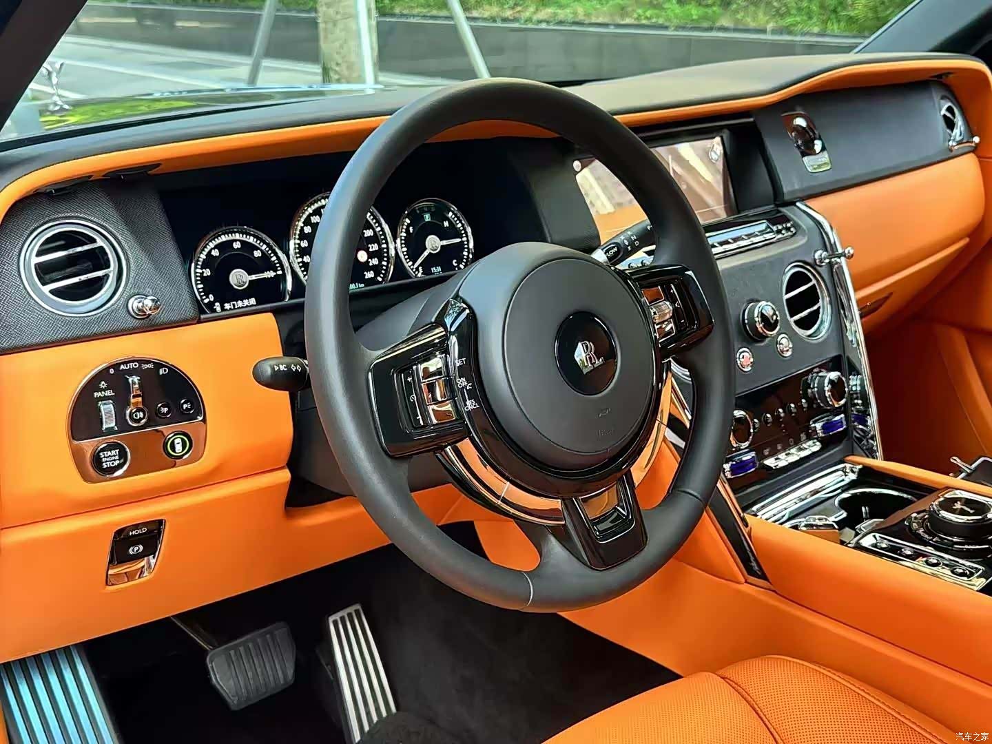 Rolls-Royce Cullinan, 2021 4