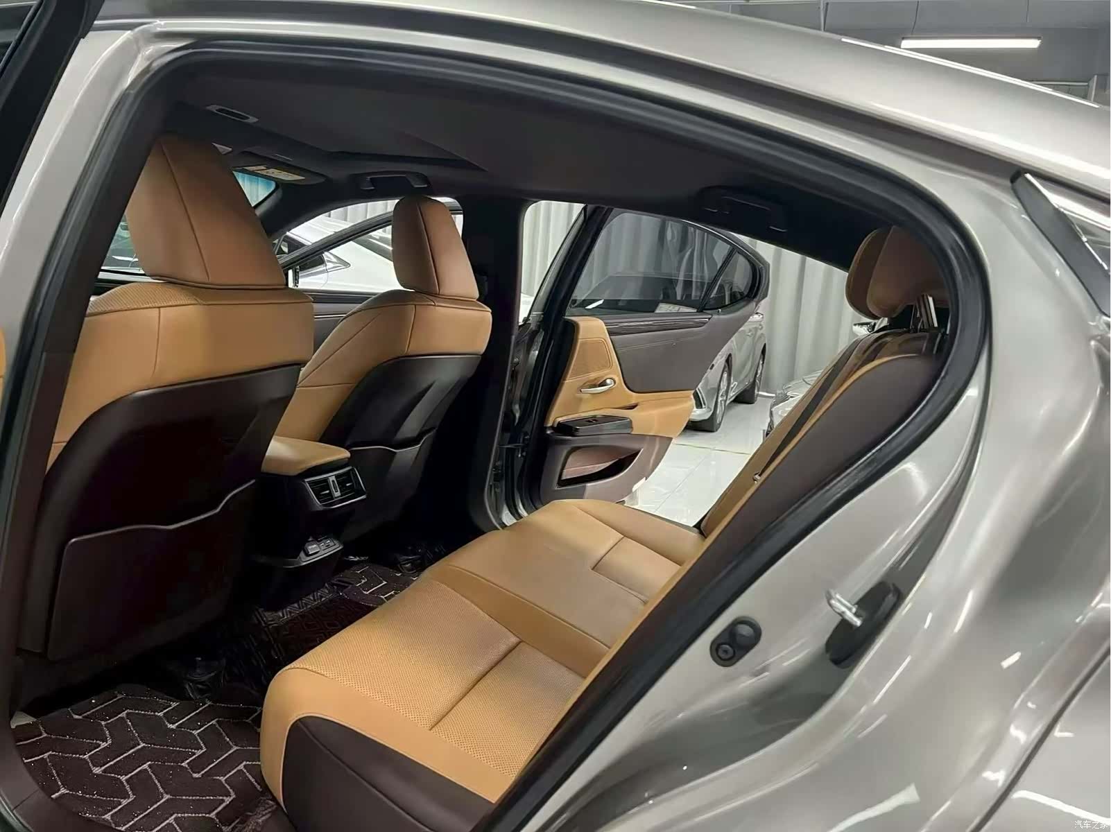 Lexus ES, 2019 6