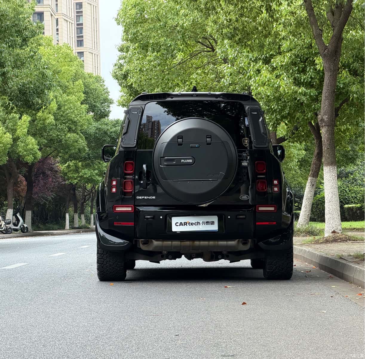 Land Rover Defender, 2024 18