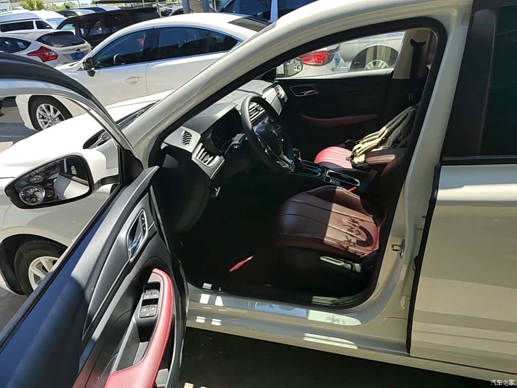 Roewe i5, 2021 15