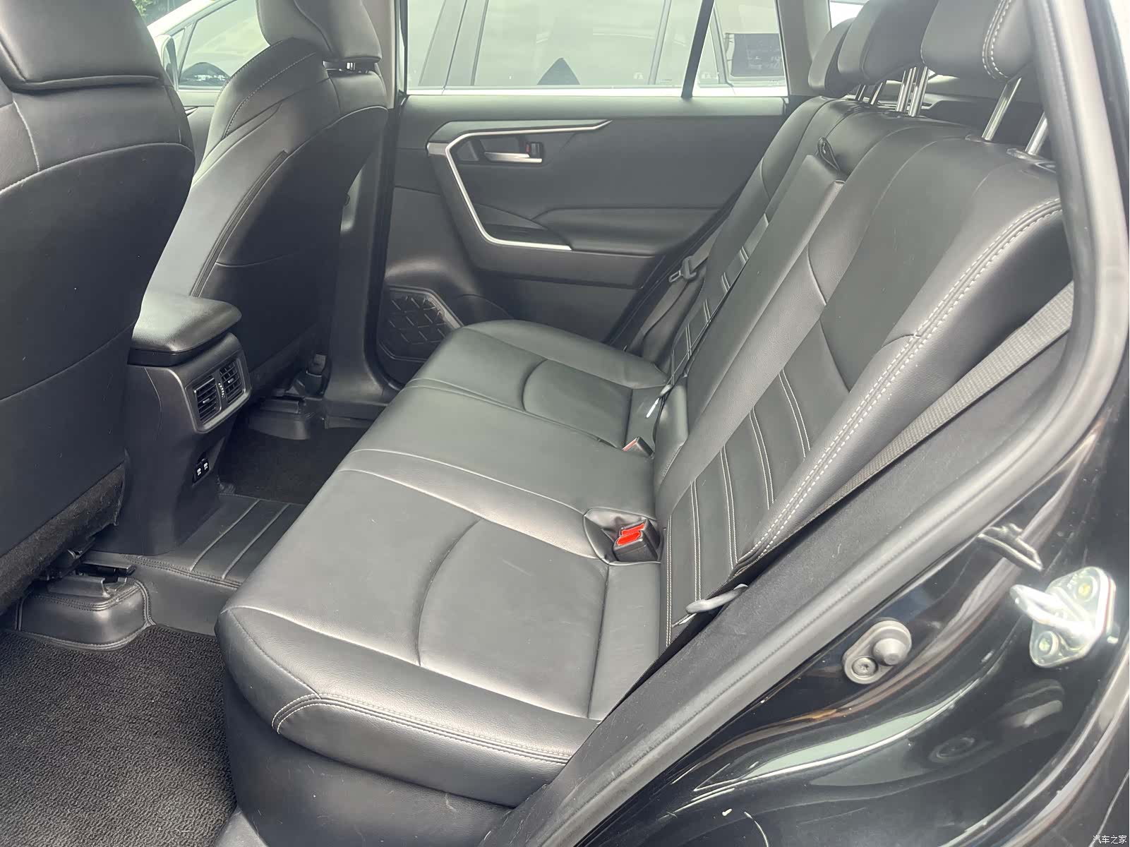 Toyota Wildlander, 2020 все фото